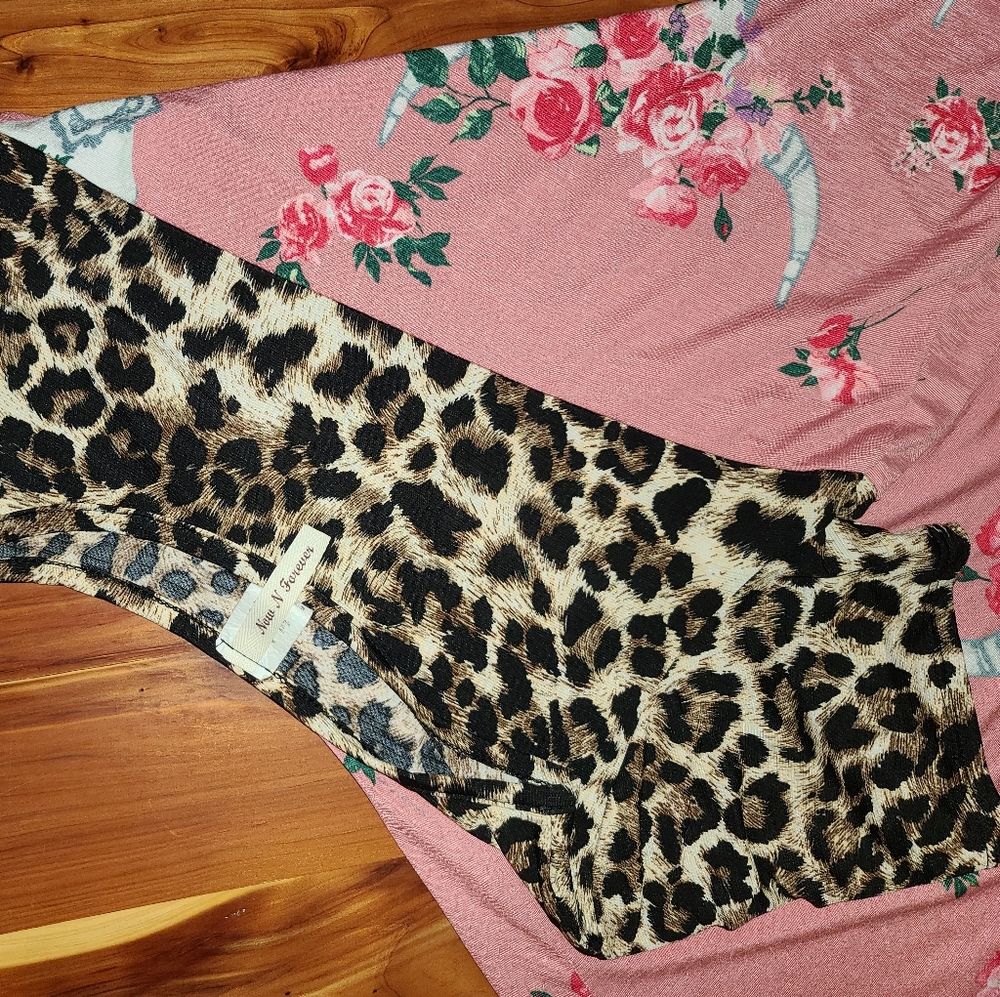 Tunic - Picture 5 of 5